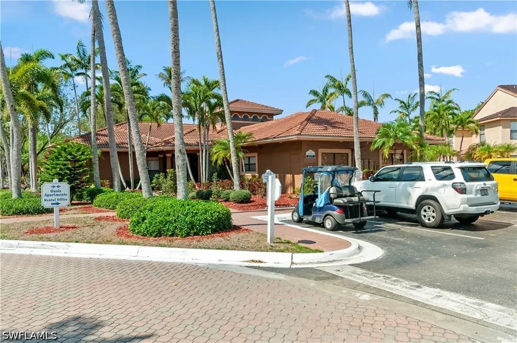 2226 Arbour Walk Circle Naples FL 34109