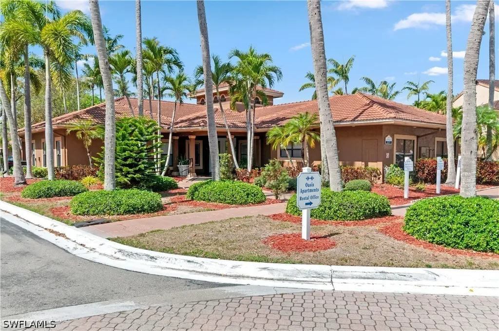 2226 Arbour Walk Circle Naples FL 34109