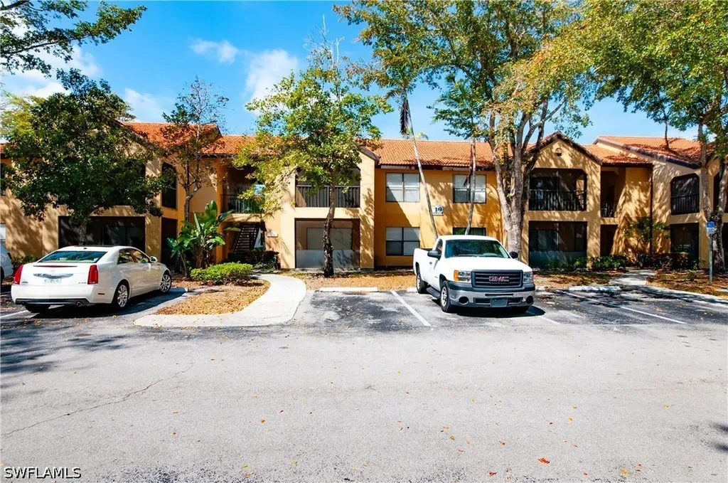 2226 Arbour Walk Circle Naples FL 34109