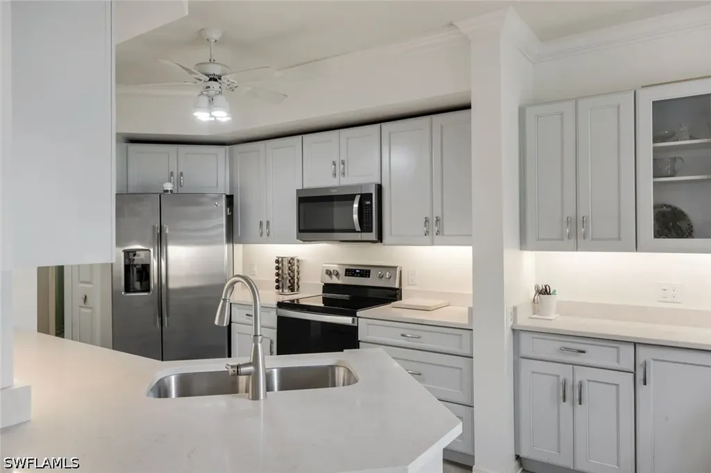 400 L Ambiance Circle Naples FL 34108