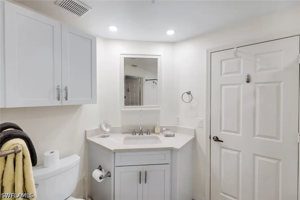 400 L Ambiance Circle Naples FL 34108