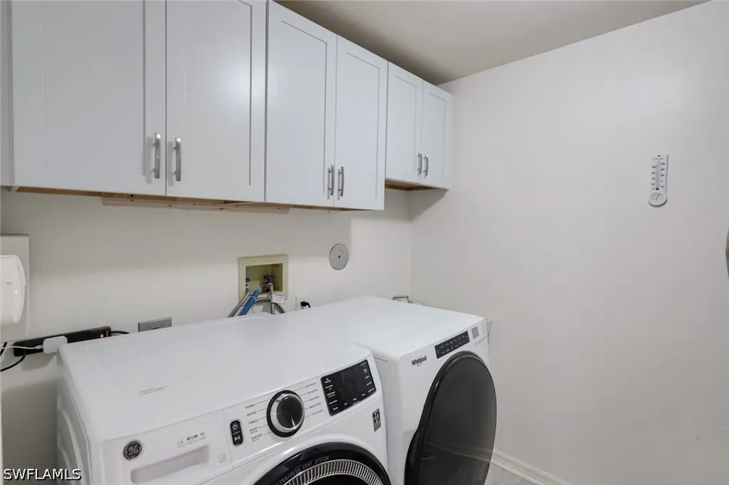 400 L Ambiance Circle Naples FL 34108