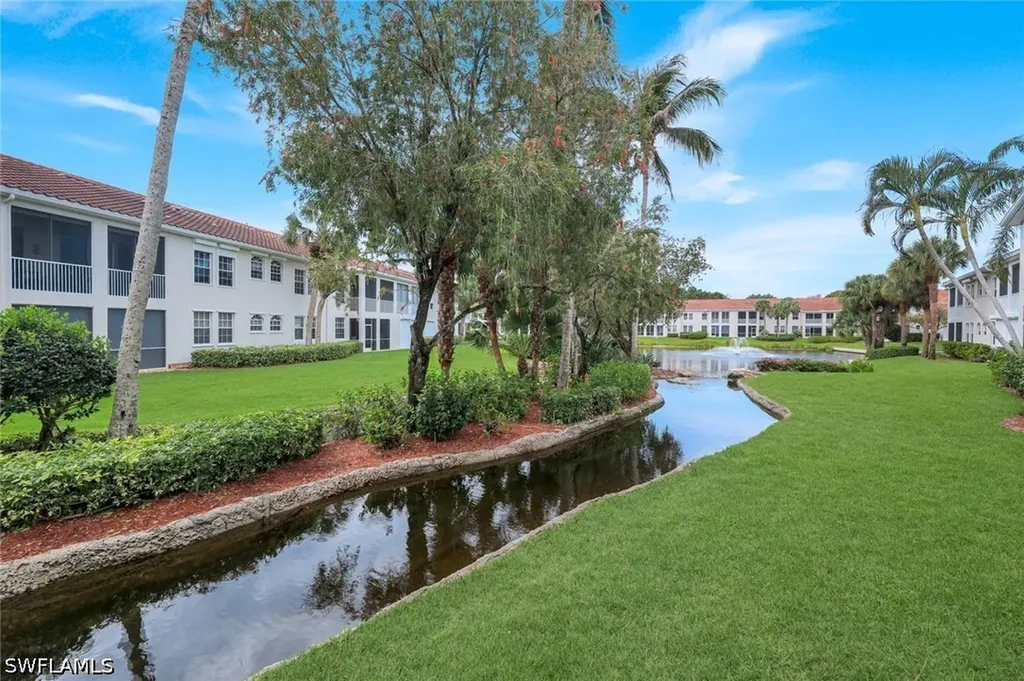 400 L Ambiance Circle Naples FL 34108