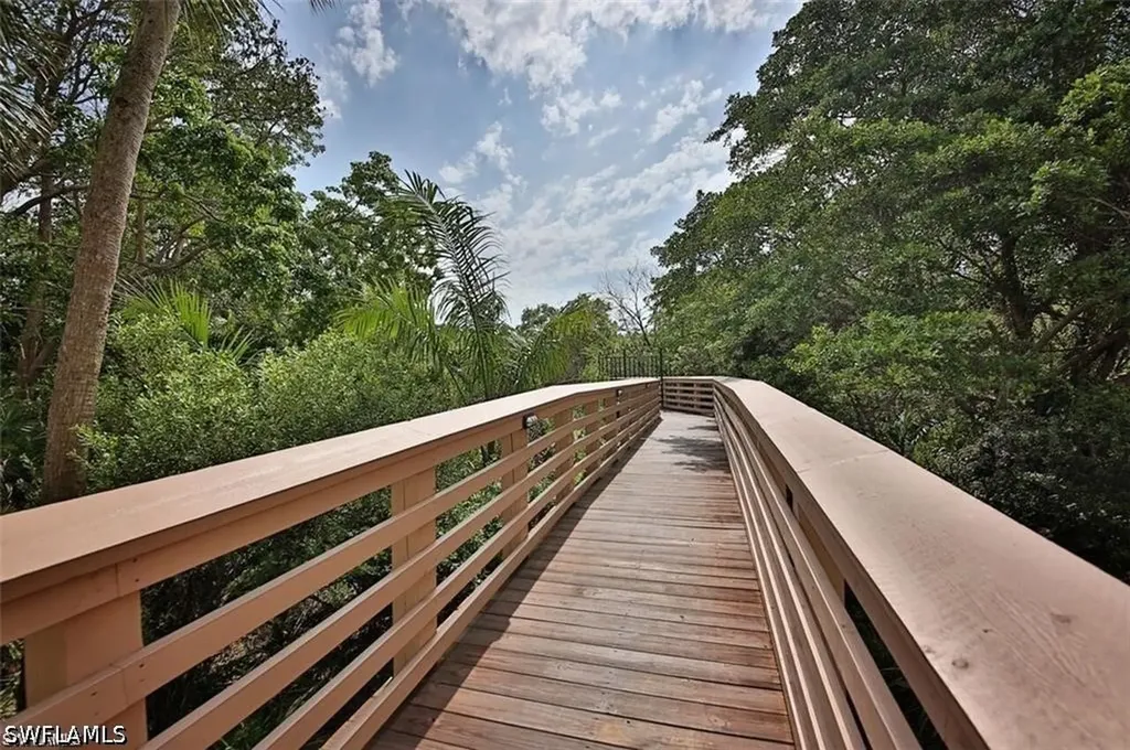 400 L Ambiance Circle Naples FL 34108