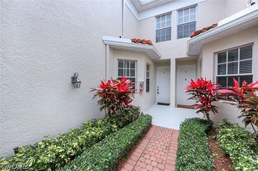 400 L Ambiance Circle Naples FL 34108