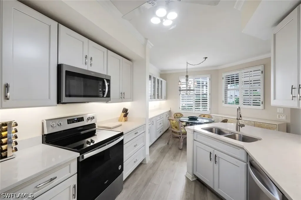 400 L Ambiance Circle Naples FL 34108