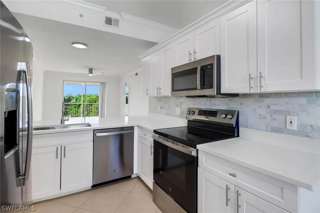 8451 Kingbird Loop Estero FL 33967