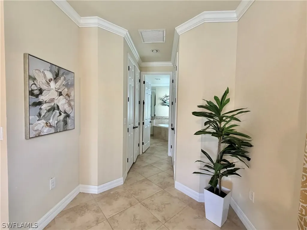 2930 Aviamar Circle Naples FL 34114