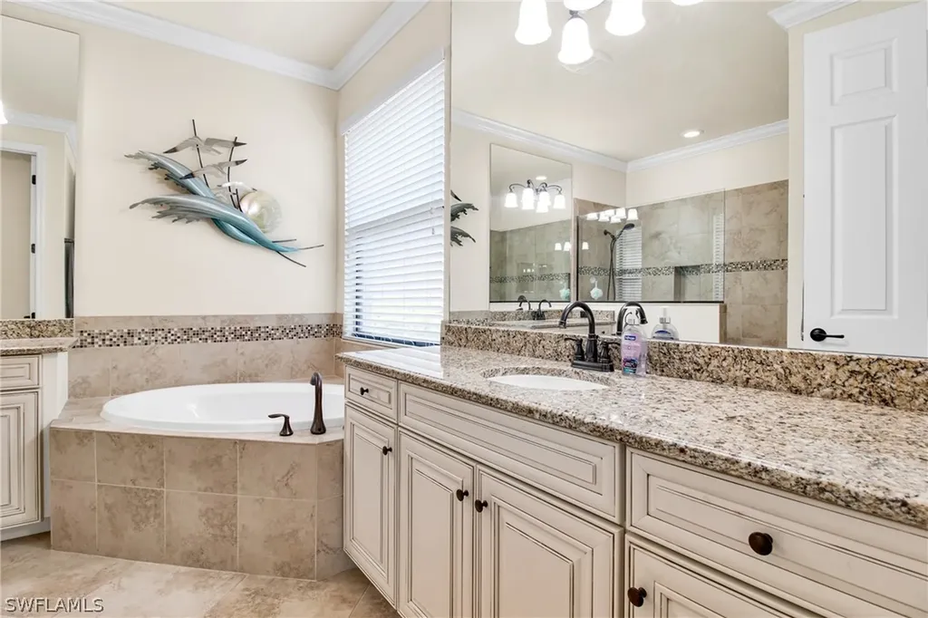 2930 Aviamar Circle Naples FL 34114