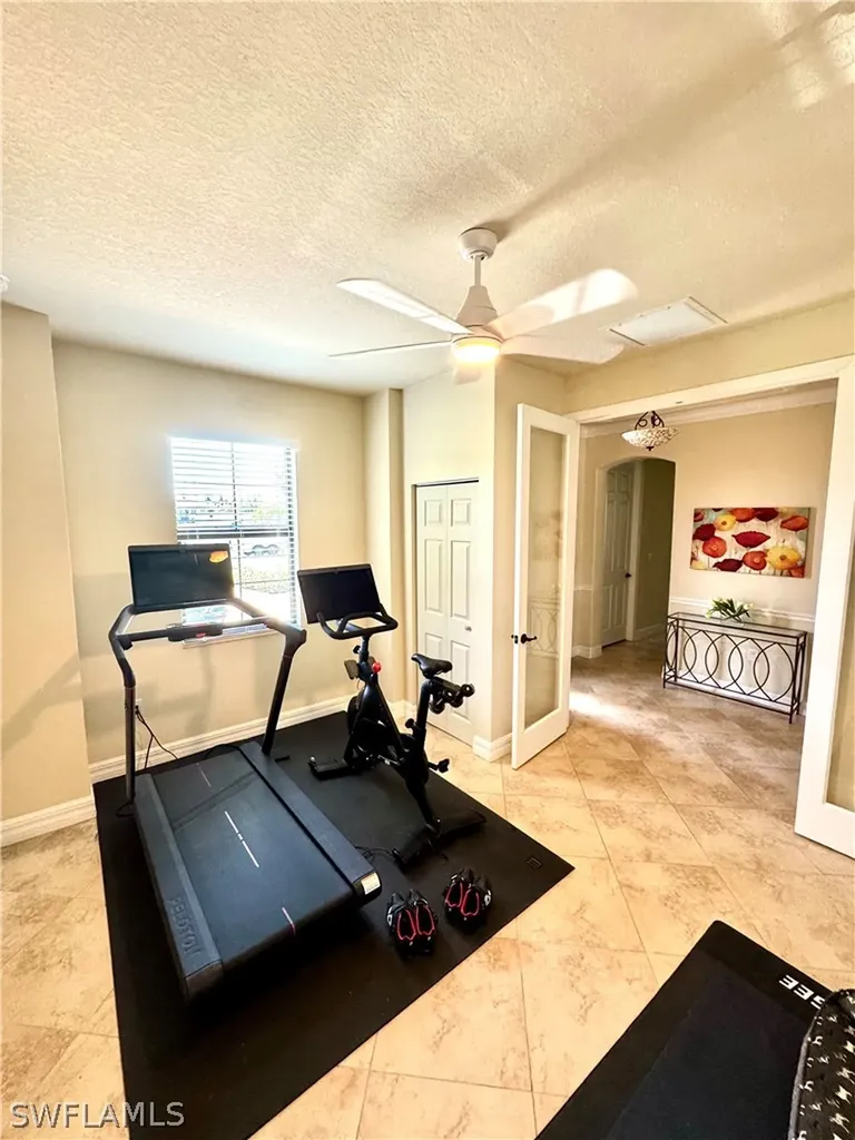 2930 Aviamar Circle Naples FL 34114