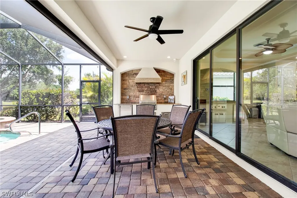 2930 Aviamar Circle Naples FL 34114