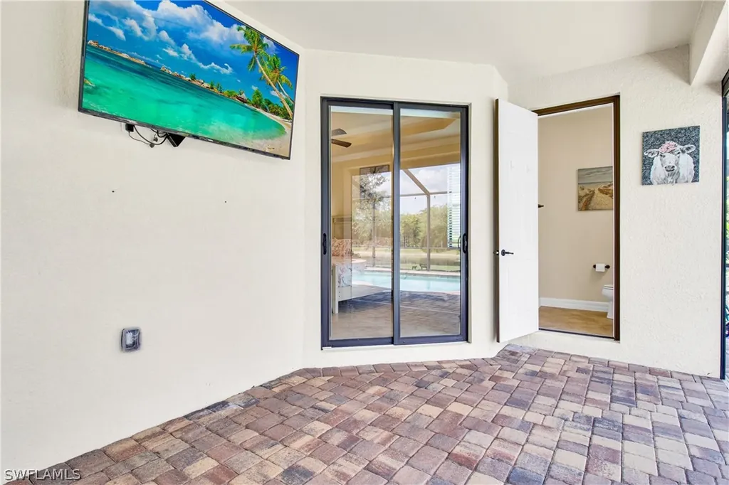 2930 Aviamar Circle Naples FL 34114