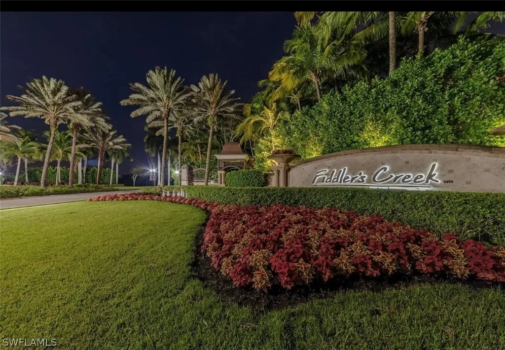 2930 Aviamar Circle Naples FL 34114