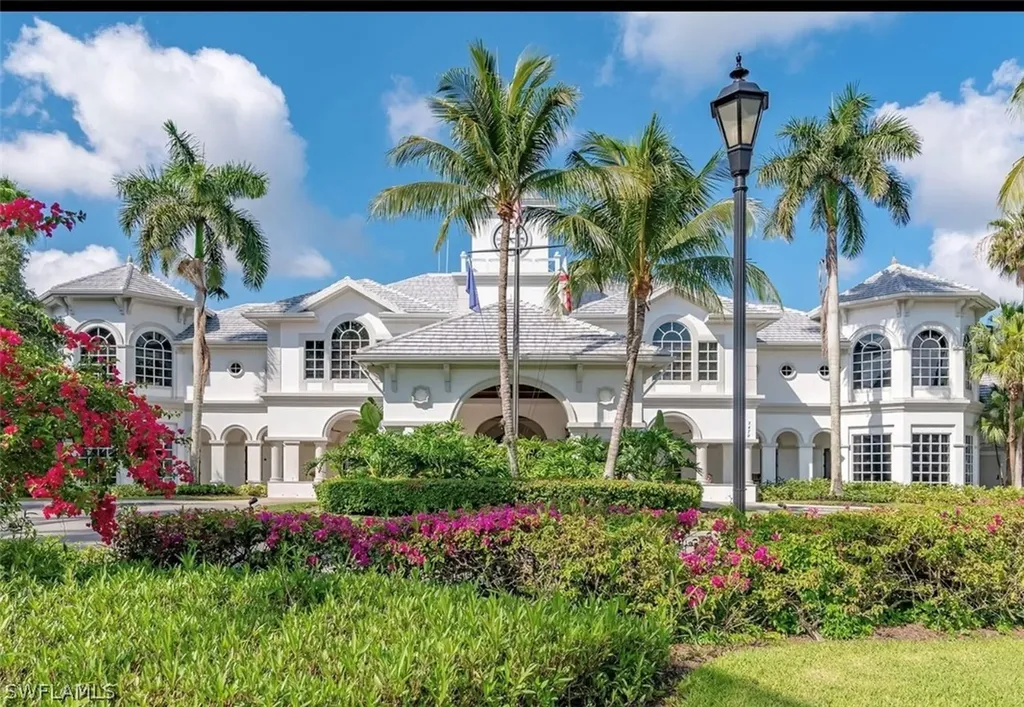 2930 Aviamar Circle Naples FL 34114