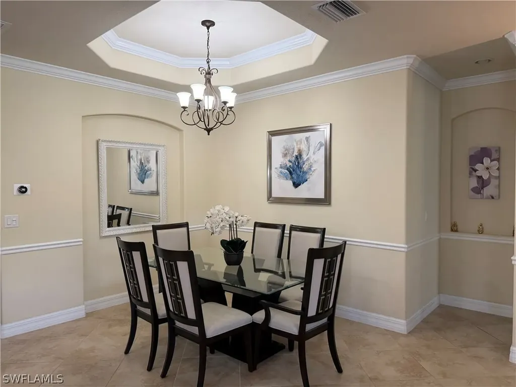 2930 Aviamar Circle Naples FL 34114
