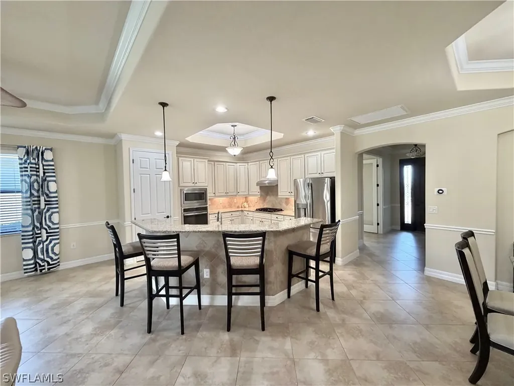 2930 Aviamar Circle Naples FL 34114