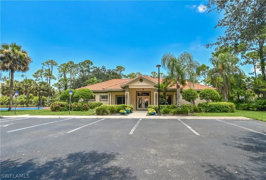 431 Valerie Way Naples FL 34104