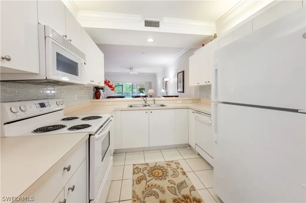 431 Valerie Way Naples FL 34104
