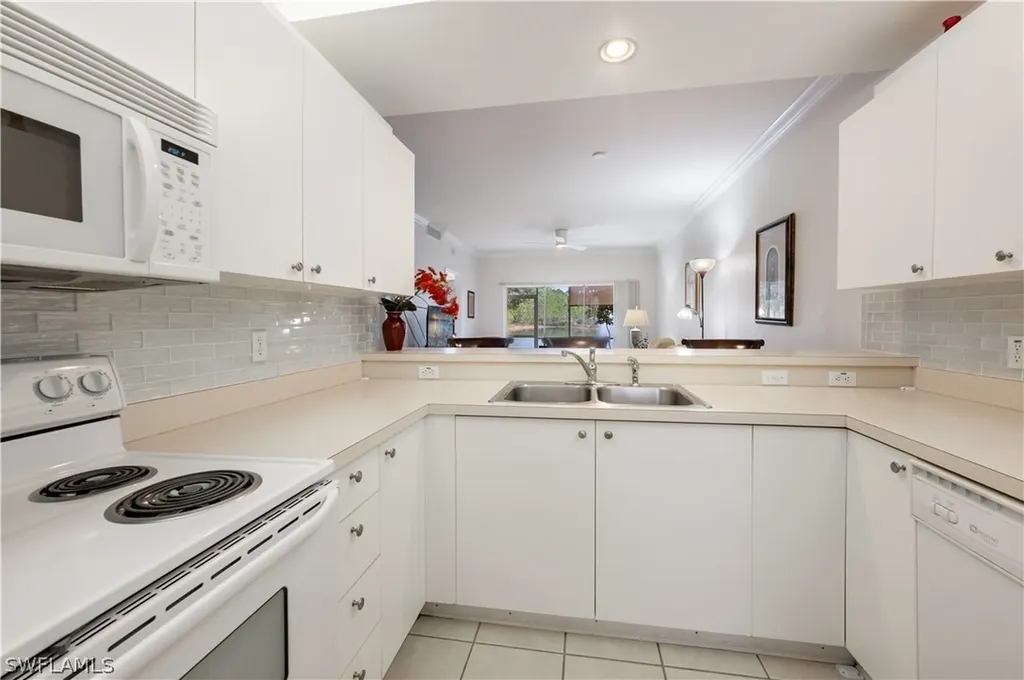 431 Valerie Way Naples FL 34104
