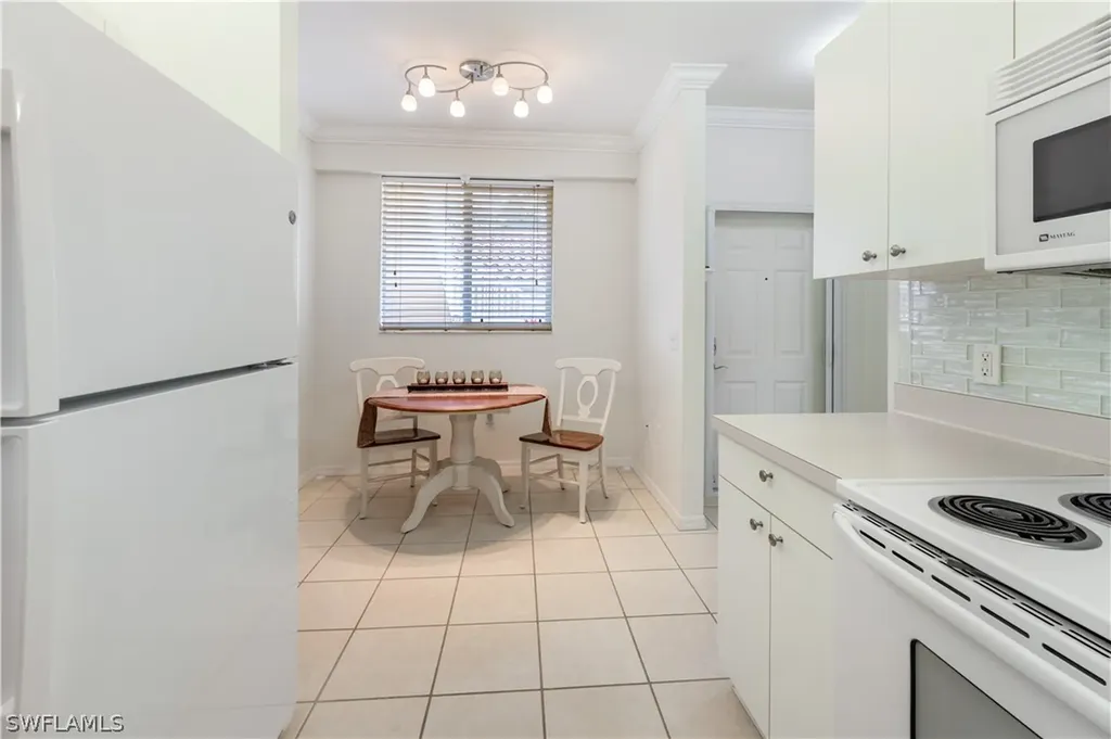 431 Valerie Way Naples FL 34104