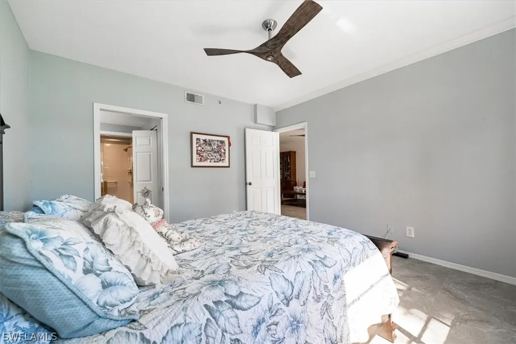 186 Gabriel Circle Naples FL 34104