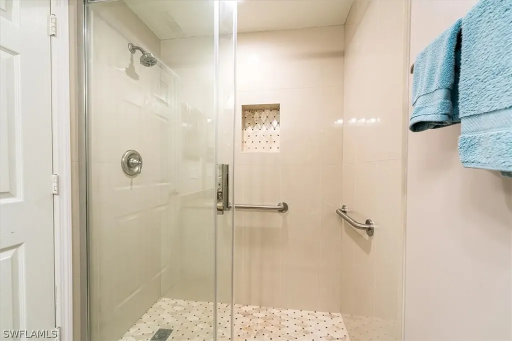 186 Gabriel Circle Naples FL 34104