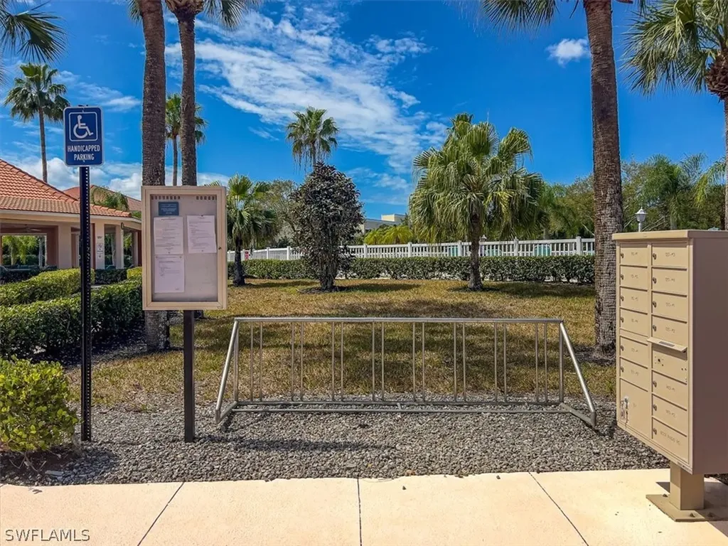 186 Gabriel Circle Naples FL 34104