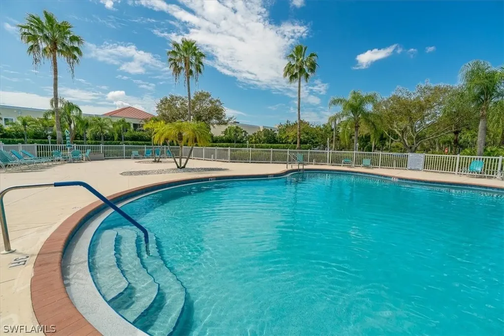 186 Gabriel Circle Naples FL 34104