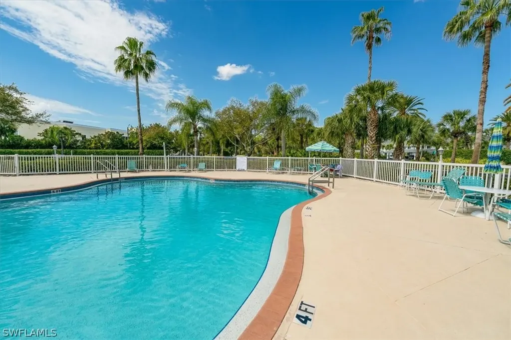 186 Gabriel Circle Naples FL 34104