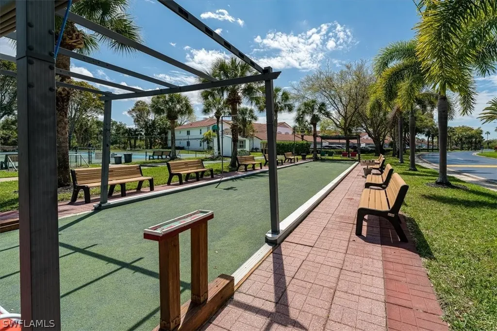186 Gabriel Circle Naples FL 34104