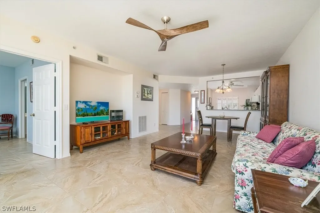 186 Gabriel Circle Naples FL 34104
