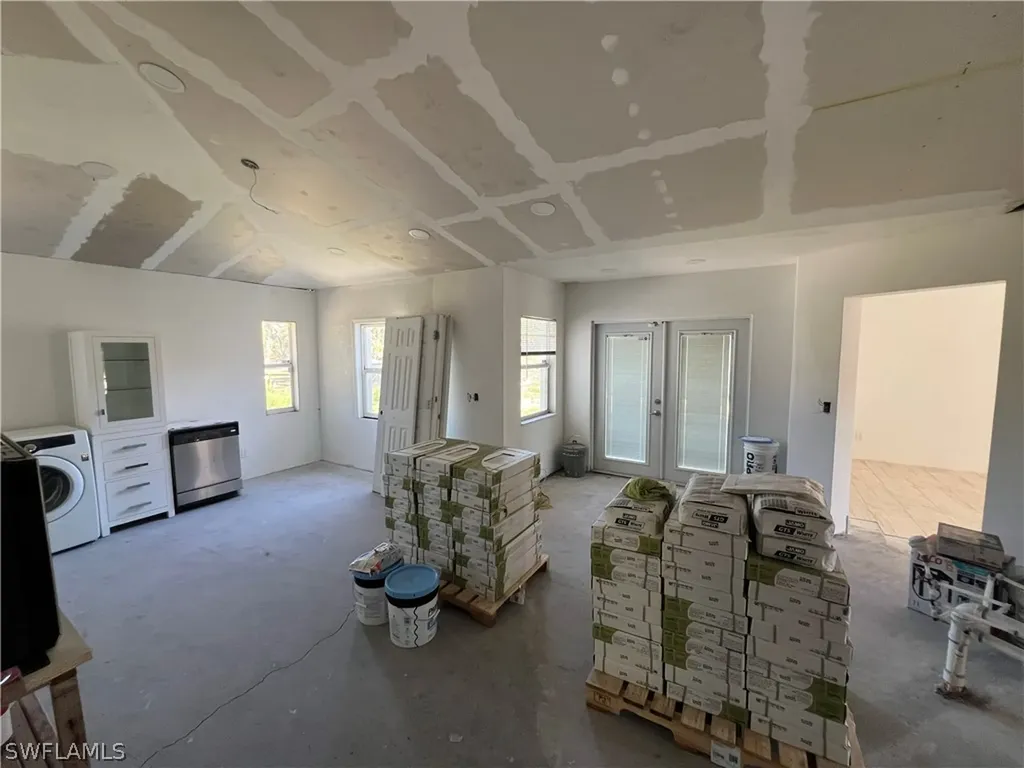 2031 10th Avenue NE Naples FL 34120