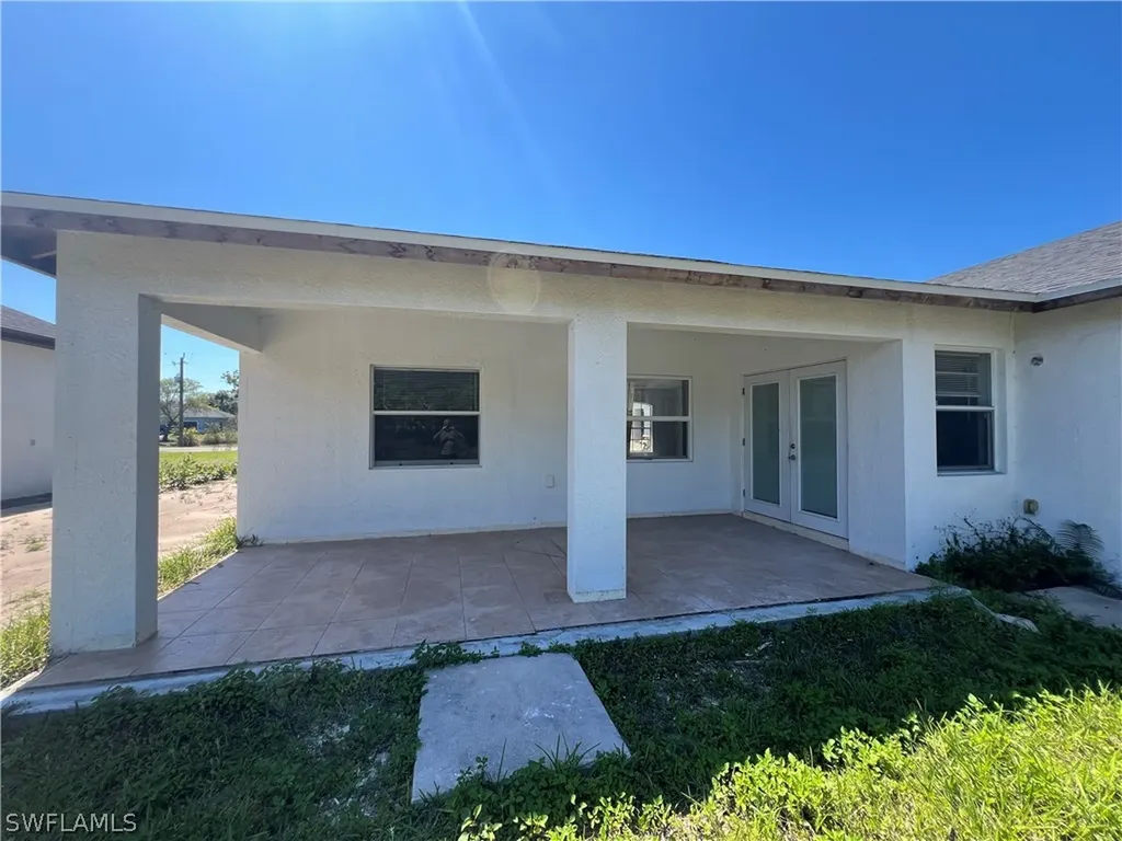 2031 10th Avenue NE Naples FL 34120