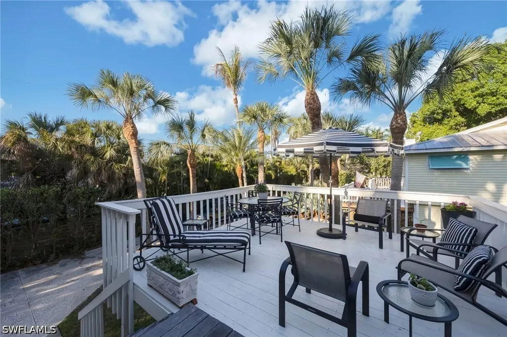 1225 Sandpiper Street Naples FL 34102