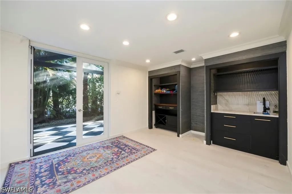 1225 Sandpiper Street Naples FL 34102