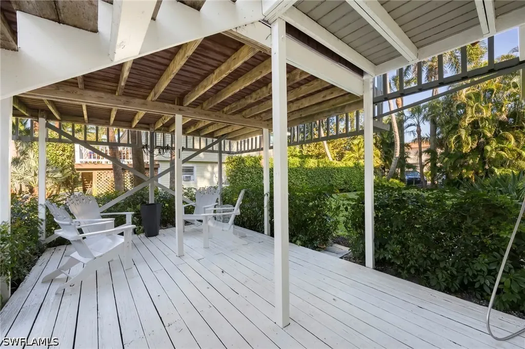 1225 Sandpiper Street Naples FL 34102