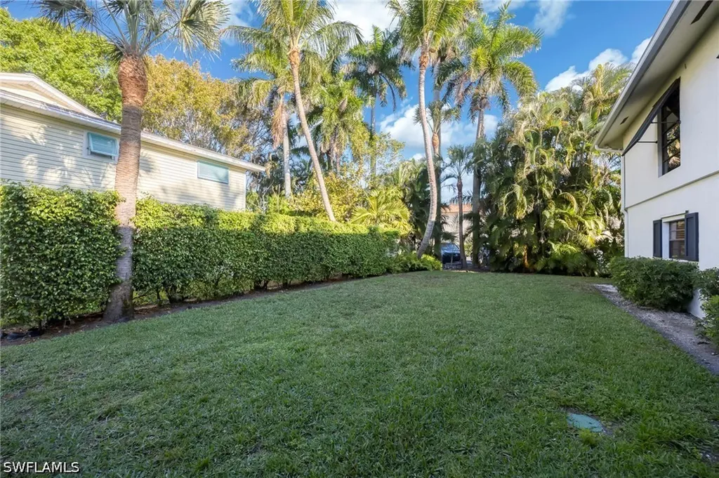 1225 Sandpiper Street Naples FL 34102