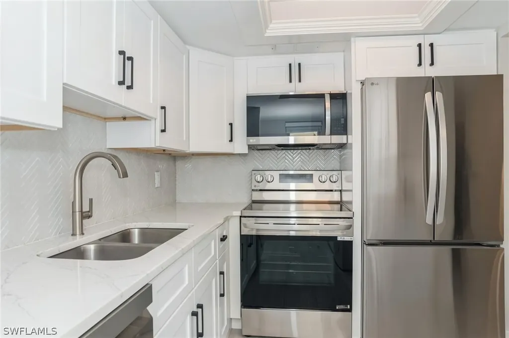 1155 Sandpiper Street Naples FL 34102