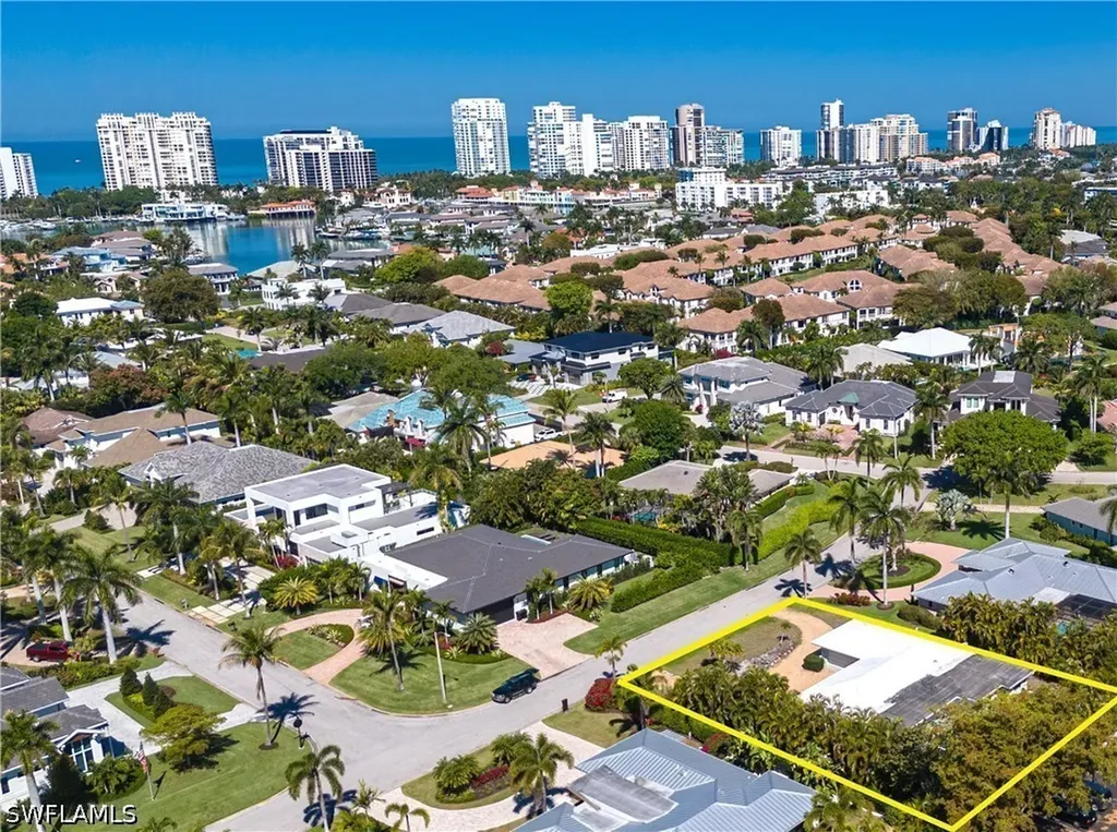 3760 Parkview Way Naples FL 34103