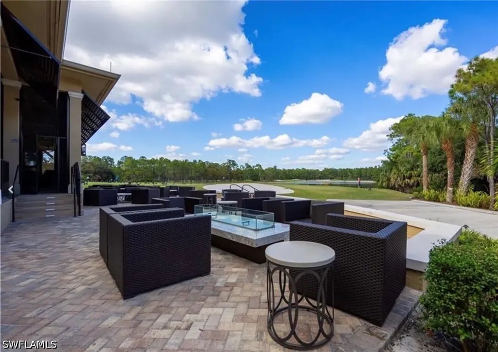 3820 Sawgrass Way Naples FL 34112