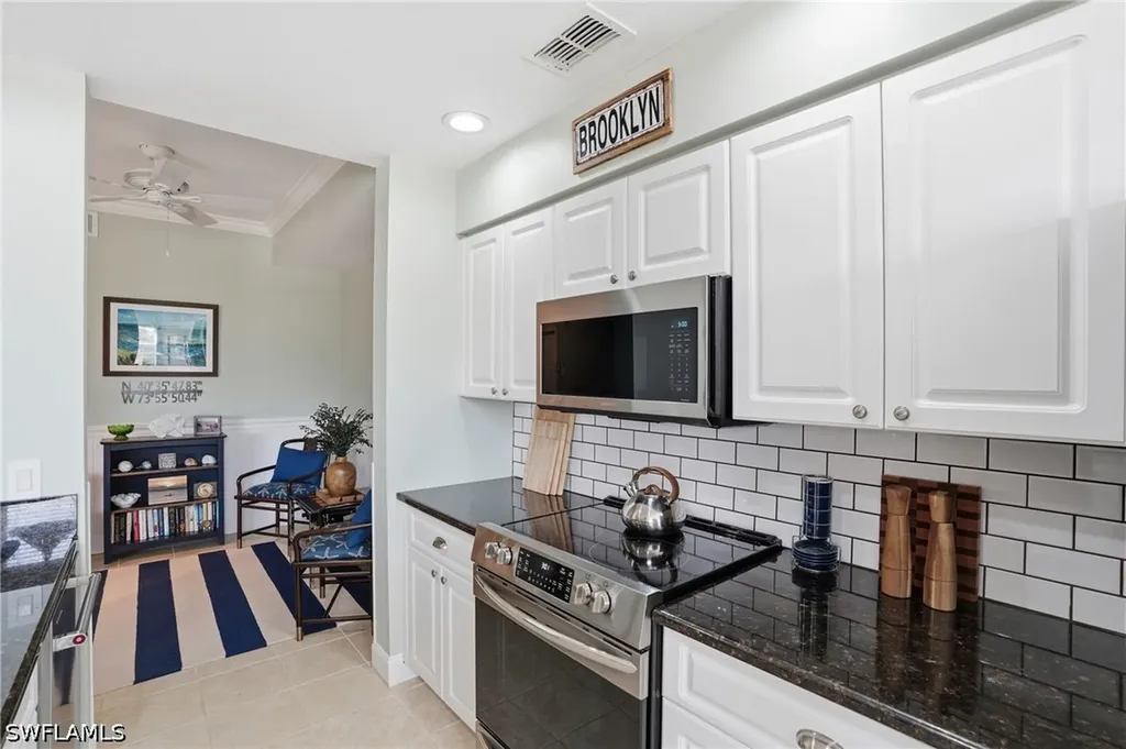 3820 Sawgrass Way Naples FL 34112
