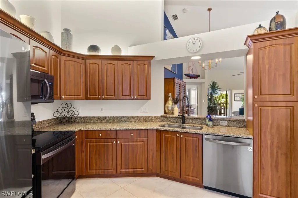 8365 Excalibur Circle Naples FL 34108