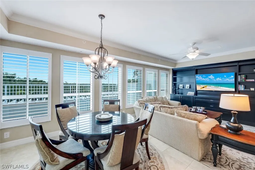 295 Grande Way Naples FL 34110