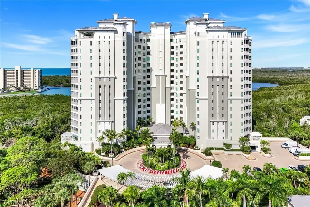 295 Grande Way Naples FL 34110