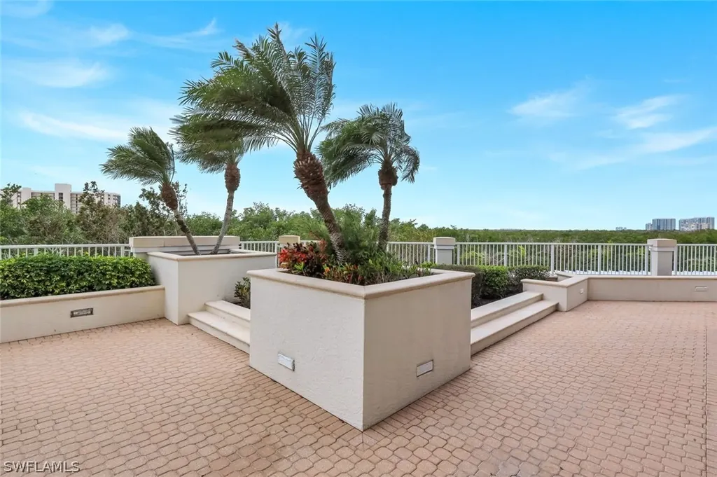 295 Grande Way Naples FL 34110
