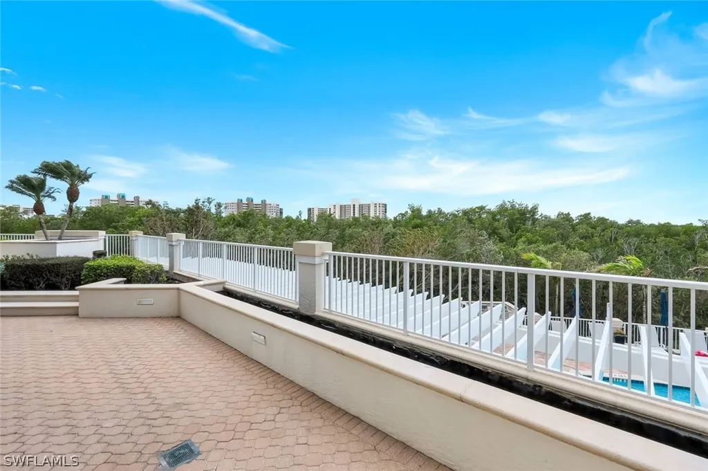295 Grande Way Naples FL 34110