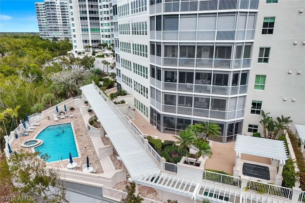 295 Grande Way Naples FL 34110