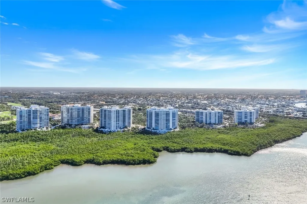 295 Grande Way Naples FL 34110