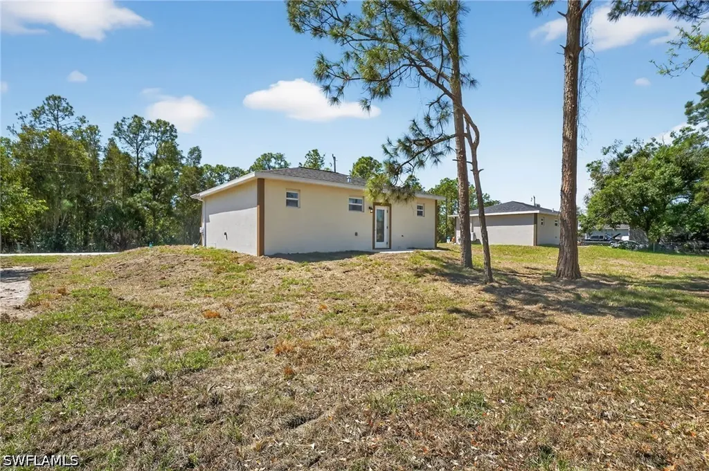 2906 52nd Street W Lehigh Acres FL 33971