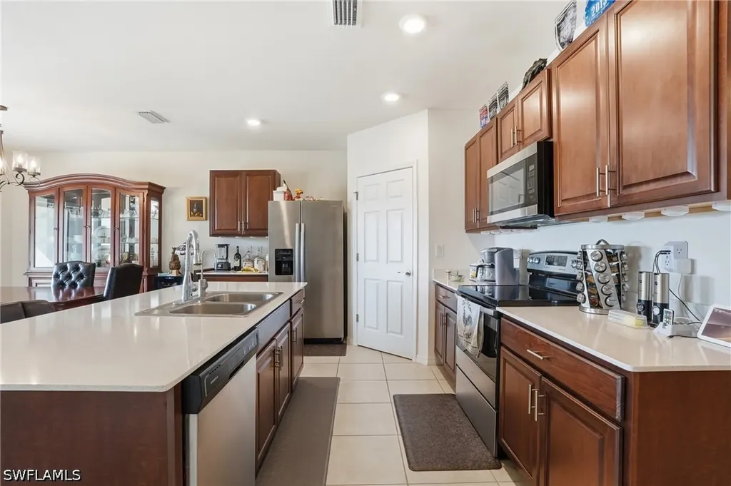 2505 NW 20th Place Cape Coral FL 33993